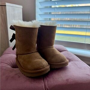 Toddler UGG Bailey Bow II Boot Size 6